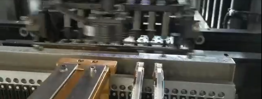 SMT貼片機(jī)、電子貼片機(jī)、小家電貼片機(jī)、國產(chǎn)貼片機(jī)、貼片設(shè)備